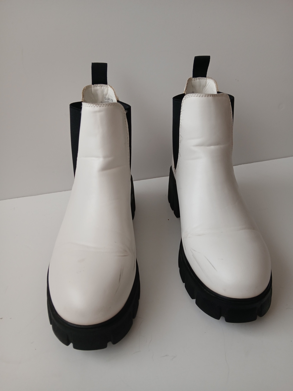 Women’s White Cushionaire Sasha Lug Chelse Sole Memory Foam Slip-On Shoe